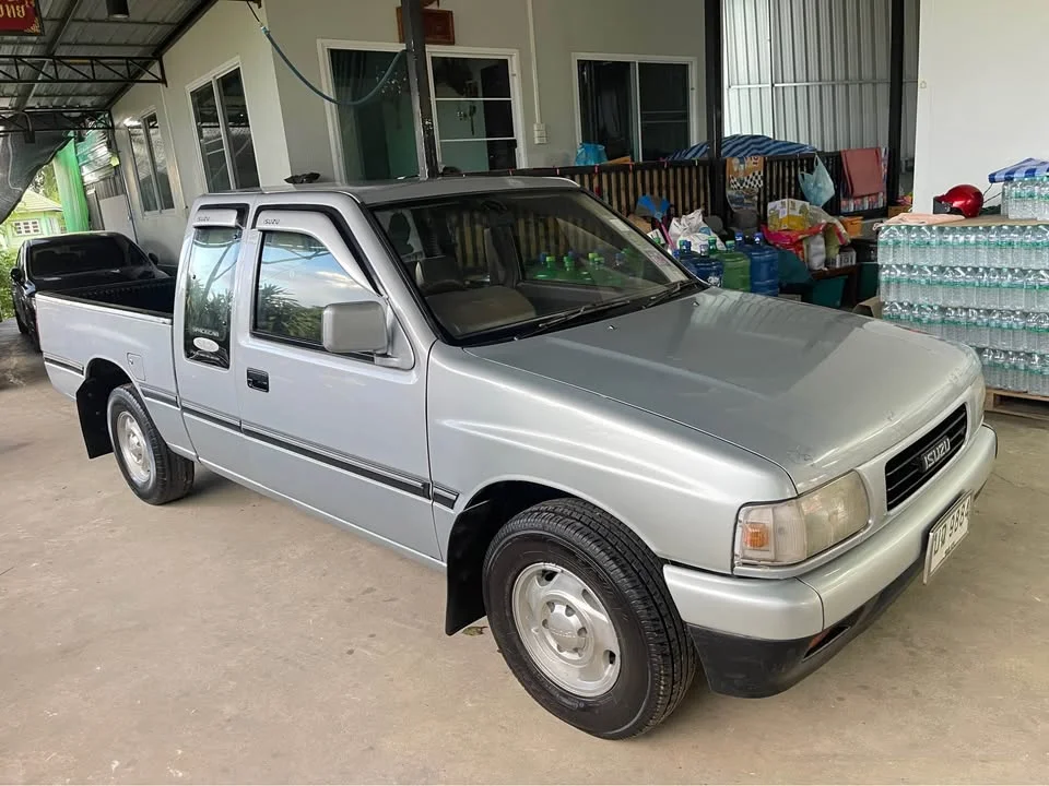 1997 Isuzu TFR III 2