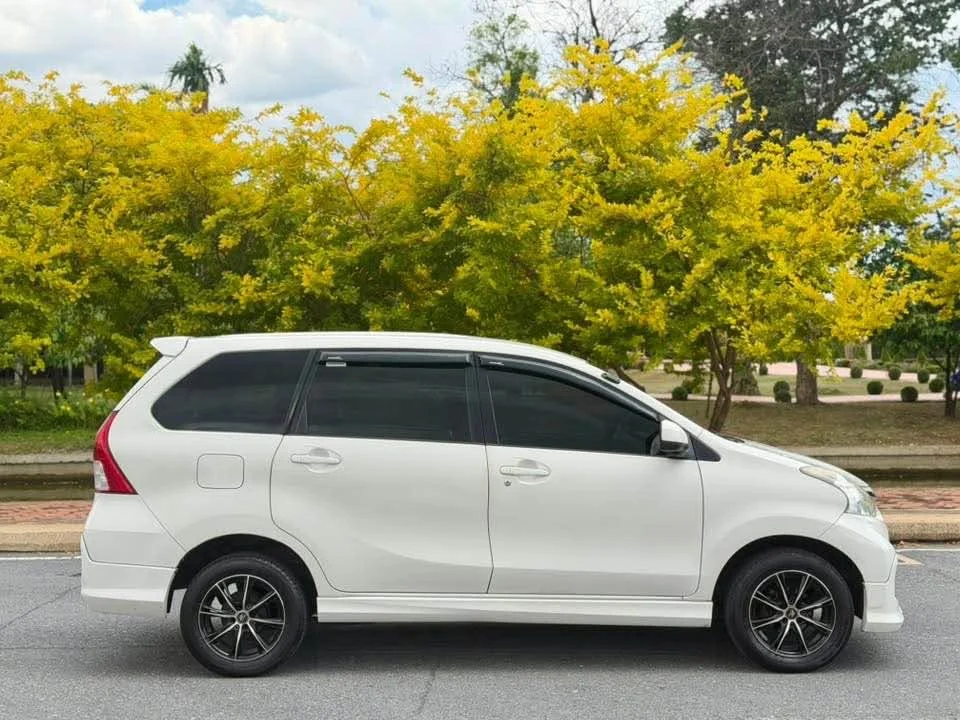 2014 Toyota Avanza II 2
