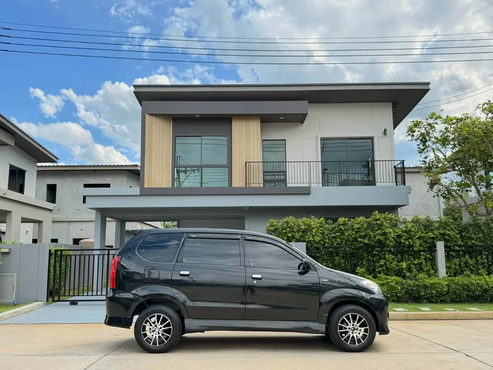 2010 Toyota Avanza I 3