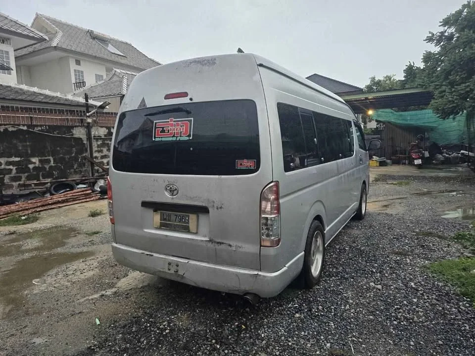 2009 Toyota Commuter V (H200) 3
