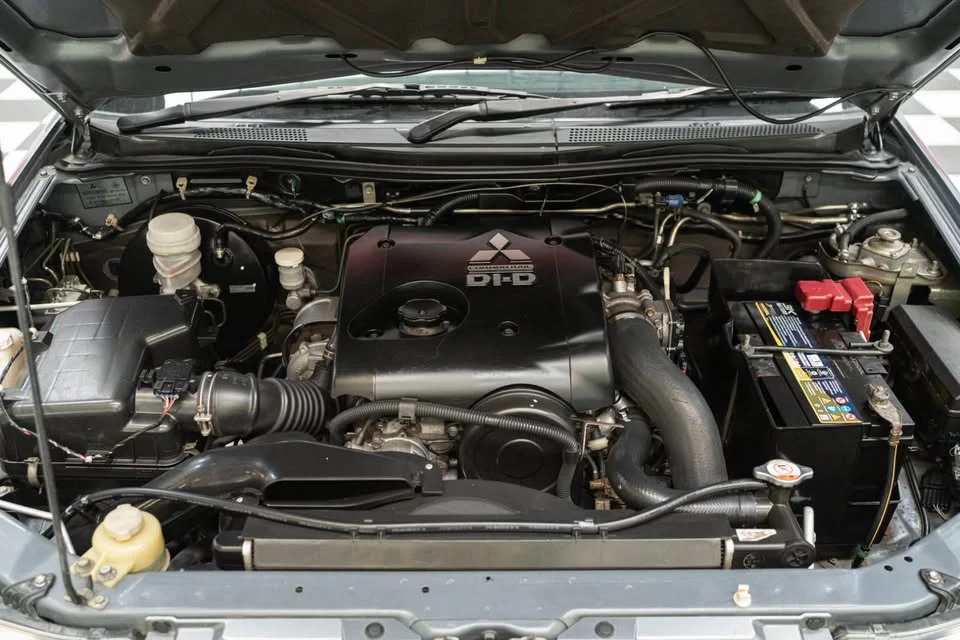 2014 Mitsubishi Triton IV 2