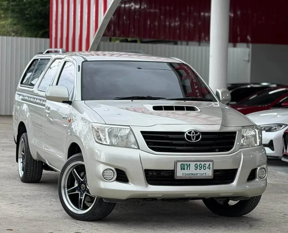 2013 Toyota Hilux VII 3