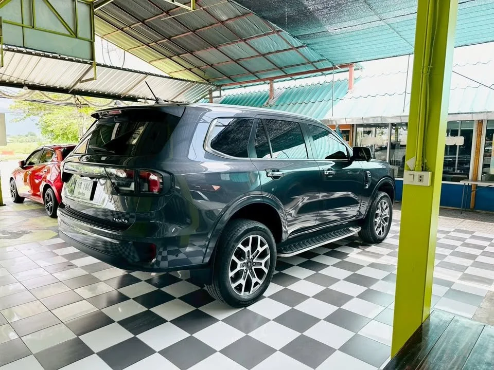 2023 Ford Everest III 2