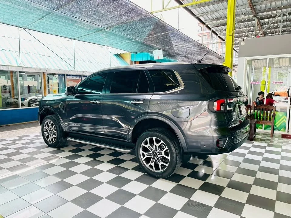2023 Ford Everest III 3