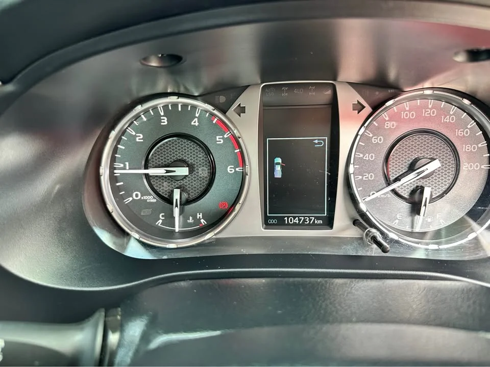 2021 Toyota Hilux VIII 2