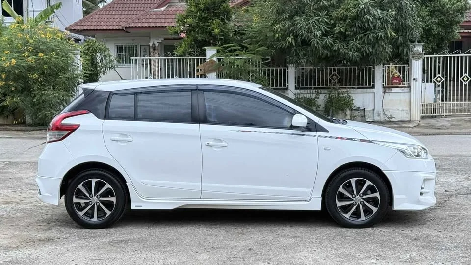 2015 Toyota Yaris III 3
