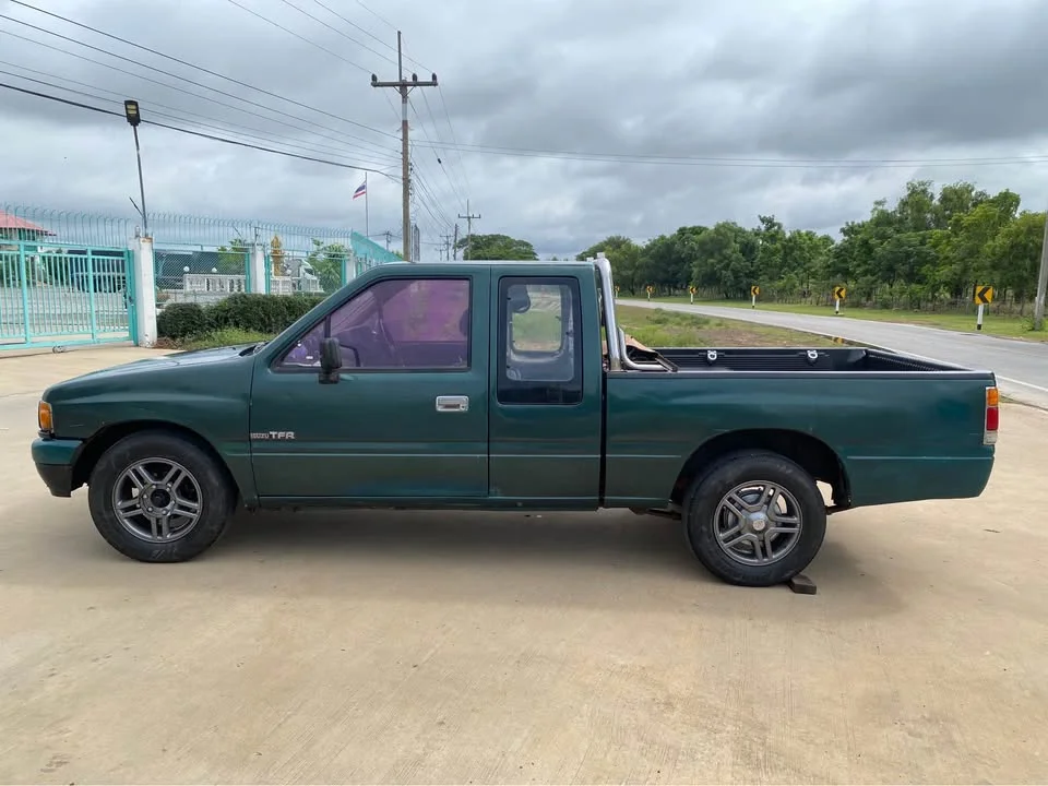 1989 Isuzu TFR III 2