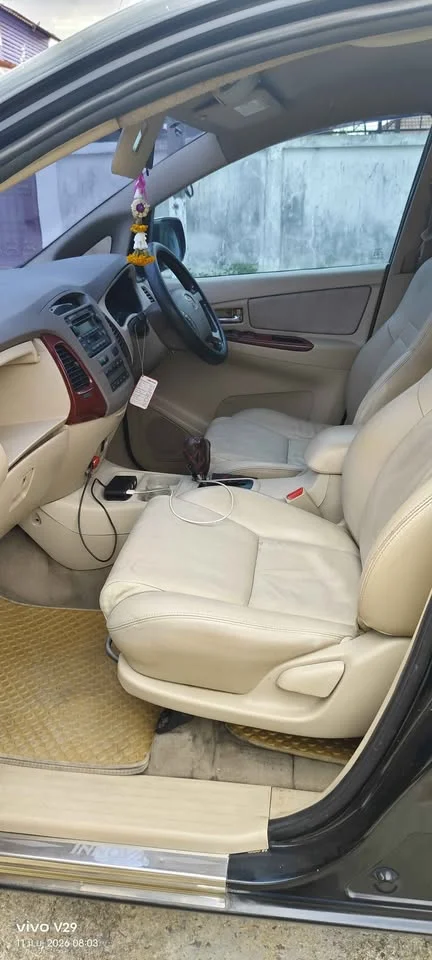 2004 Toyota Innova I 3