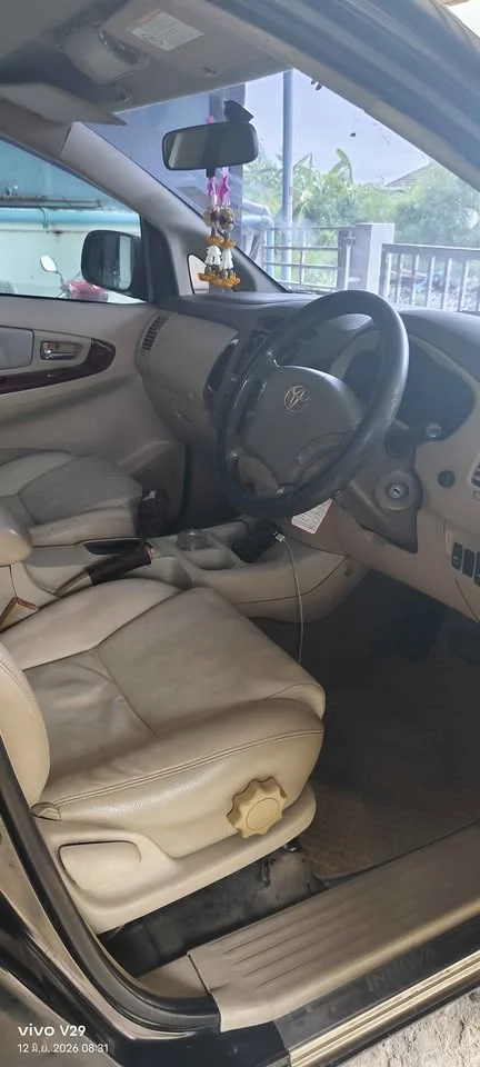 2004 Toyota Innova I 2