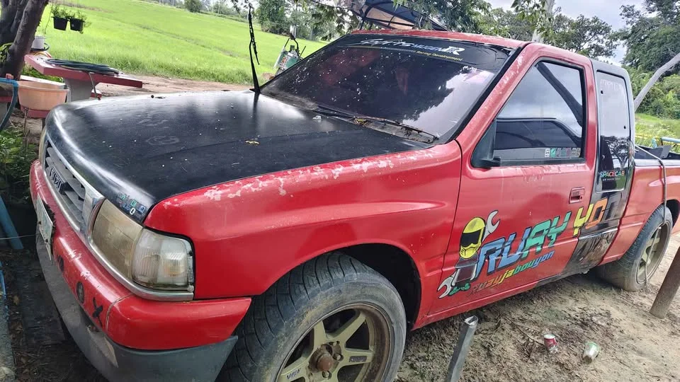 Isuzu TFR III 2