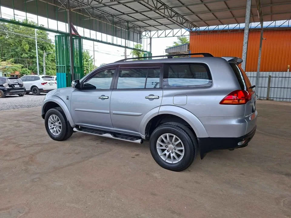2013 Mitsubishi Pajero Sport II 2