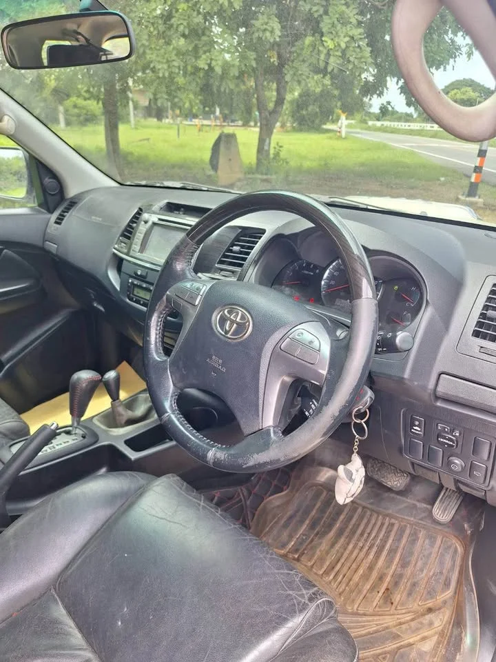 2012 Toyota Fortuner I 3