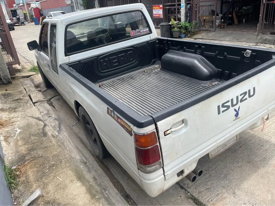 1986 Isuzu TFR III 3