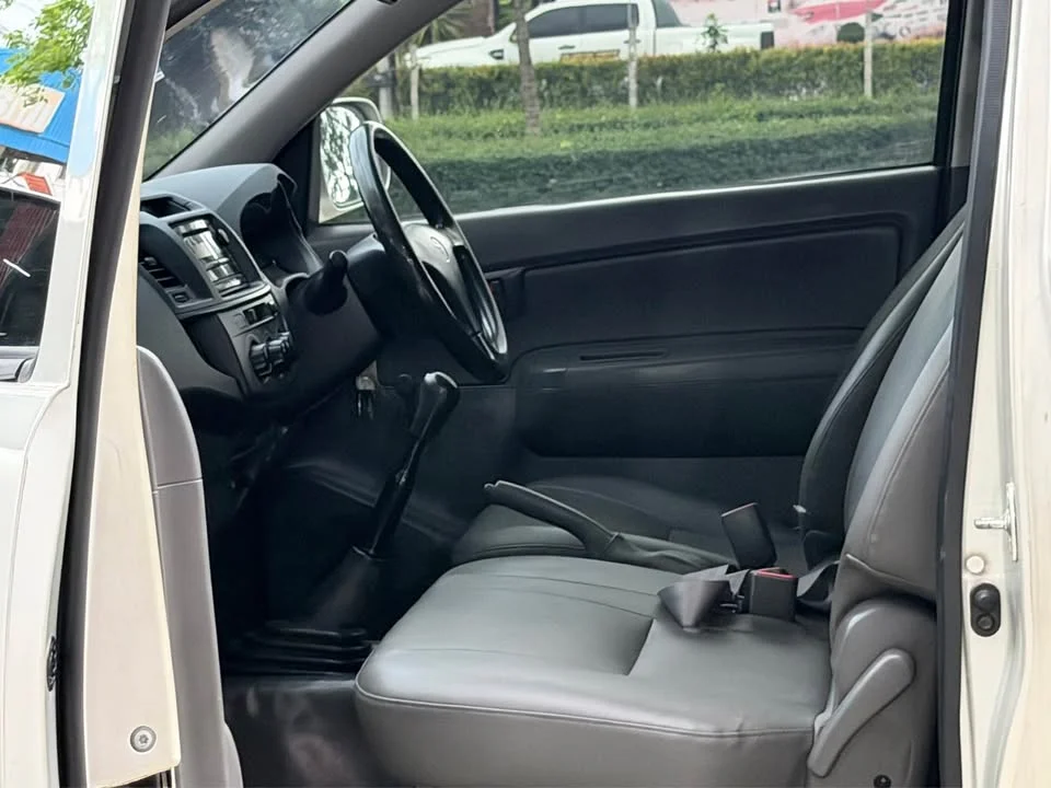2013 Toyota Hilux VII 2
