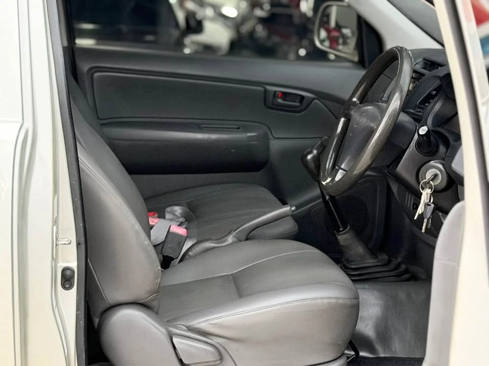 2013 Toyota Hilux VII 3