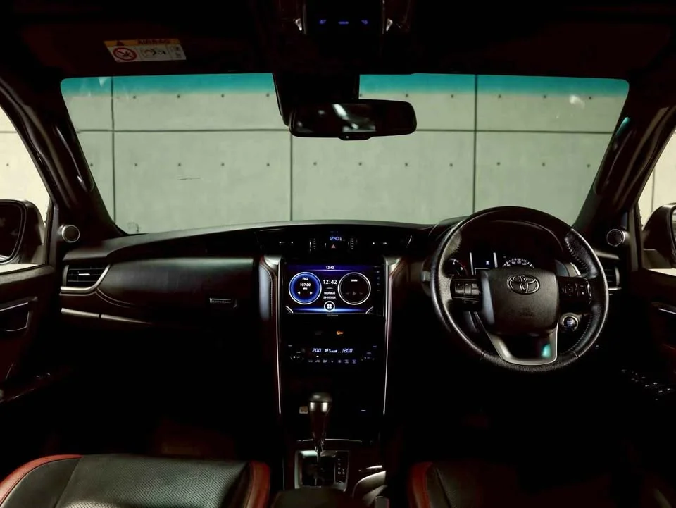 2023 Toyota Fortuner II 3