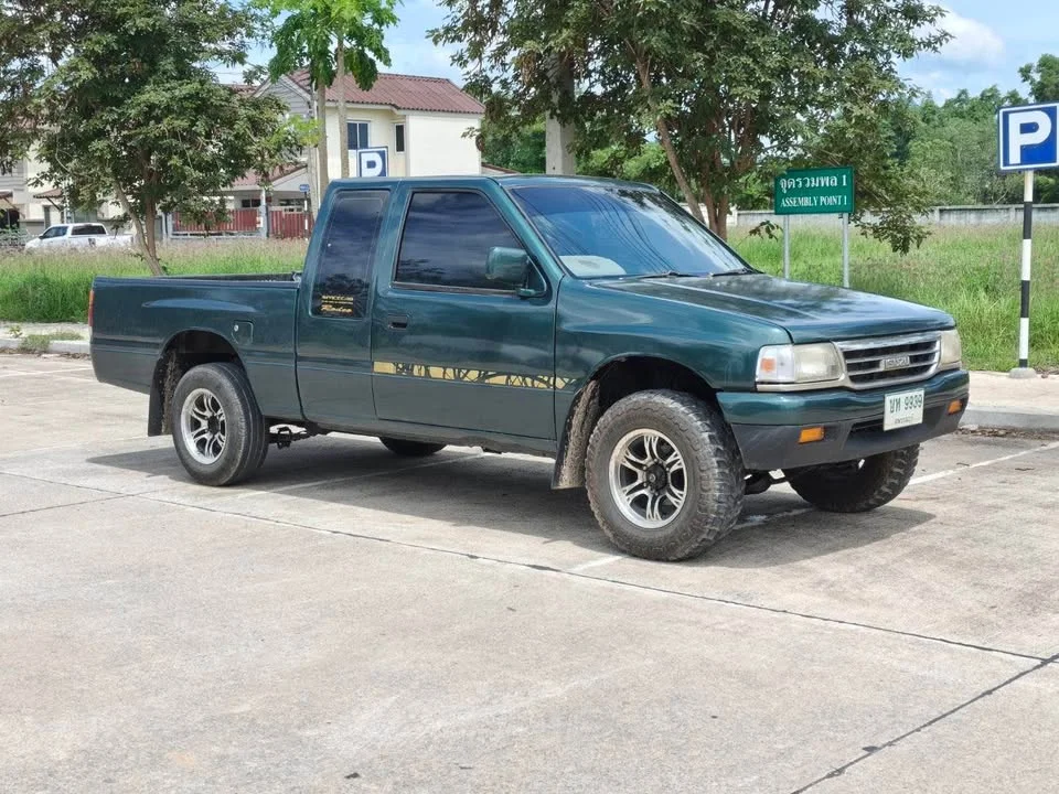 1996 Isuzu TFR III 3