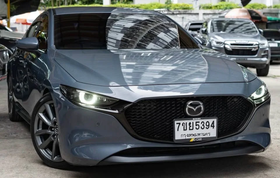 2019 Mazda 3 IV 3