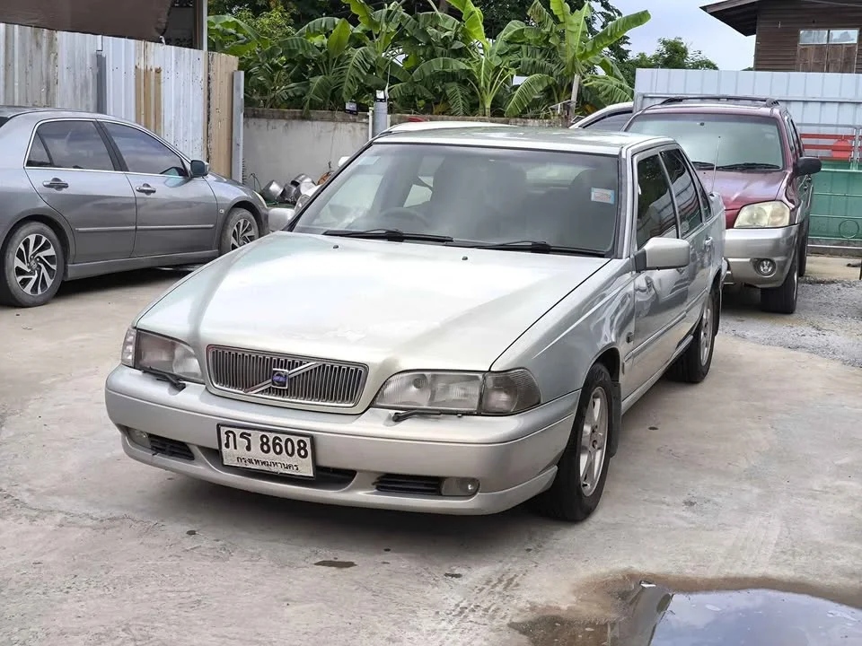 2001 Volvo S70 3