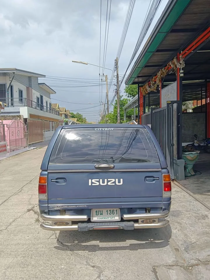 1995 Isuzu TFR III 3
