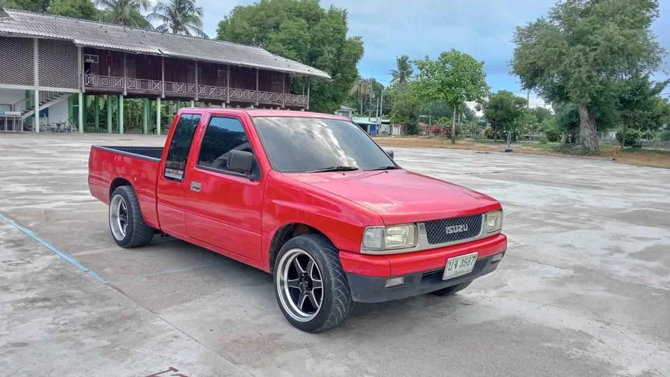 1995 Isuzu TFR III 3