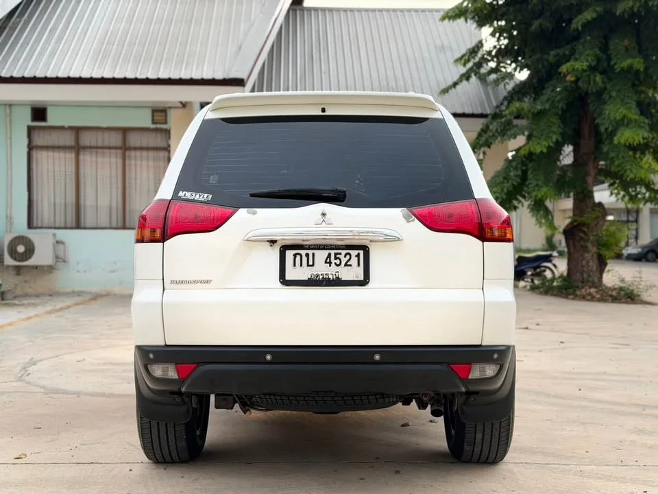 2012 Mitsubishi Pajero Sport II 2