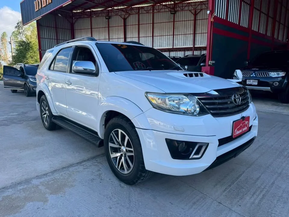 2013 Toyota Fortuner I 3