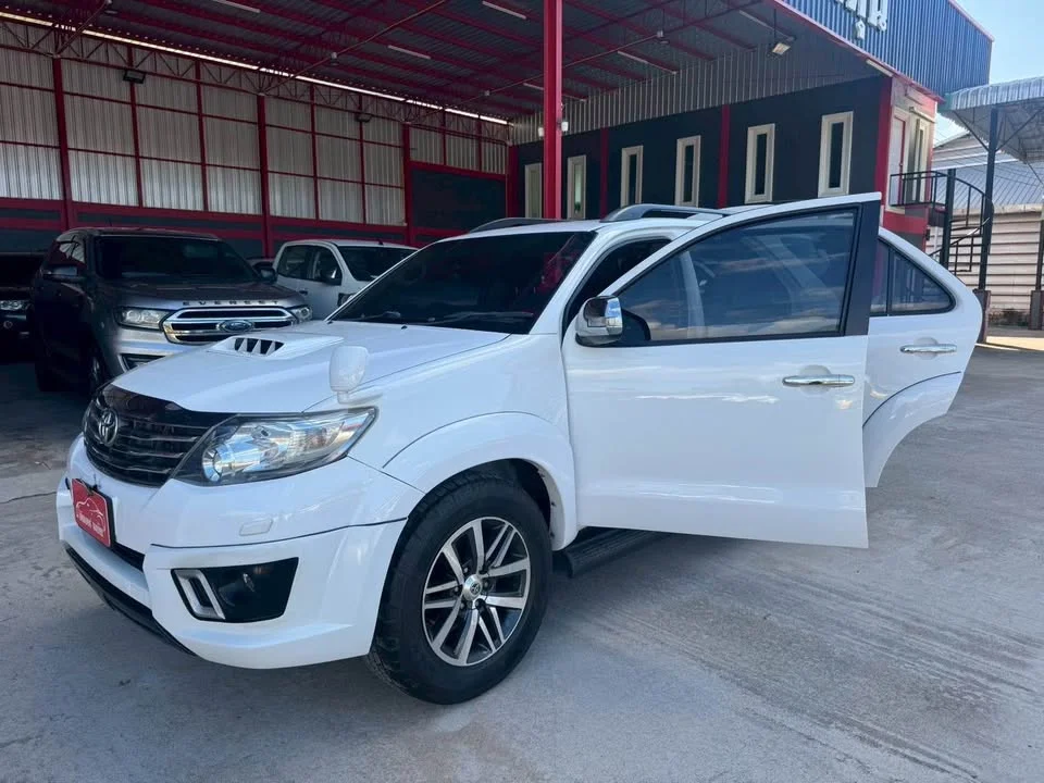 2013 Toyota Fortuner I 3