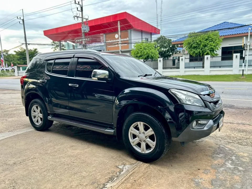 2015 Isuzu MU-X I 2
