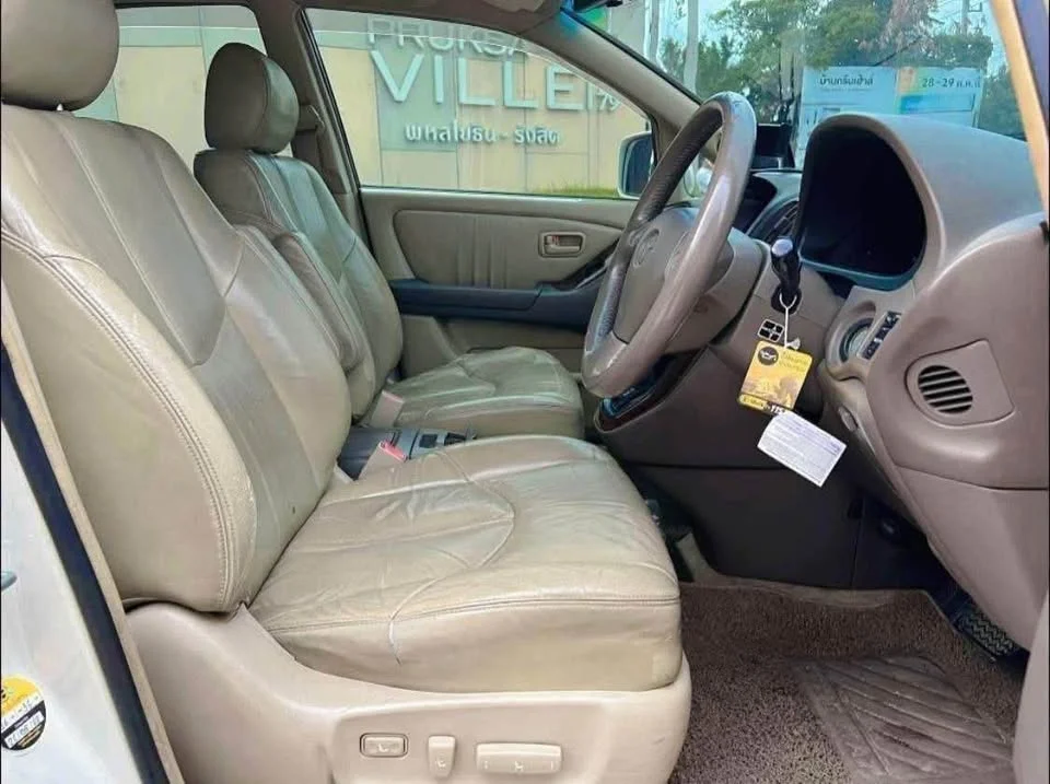 2004 Toyota Harrier I 2