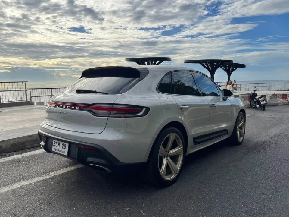 2022 Porsche Macan I 3