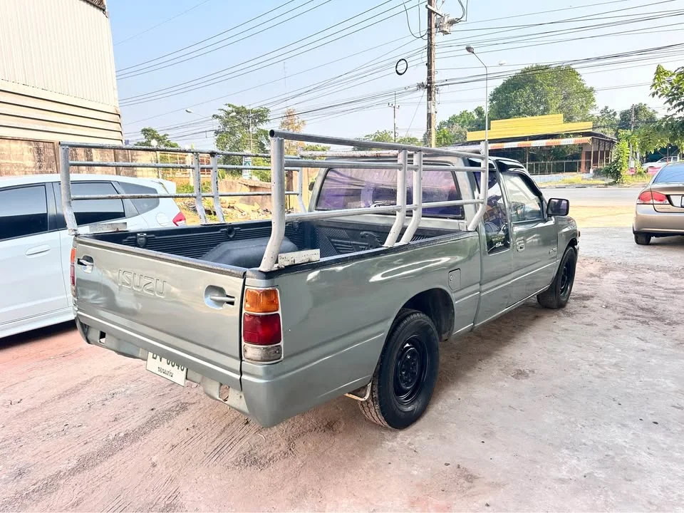 1993 Isuzu TFR III 2