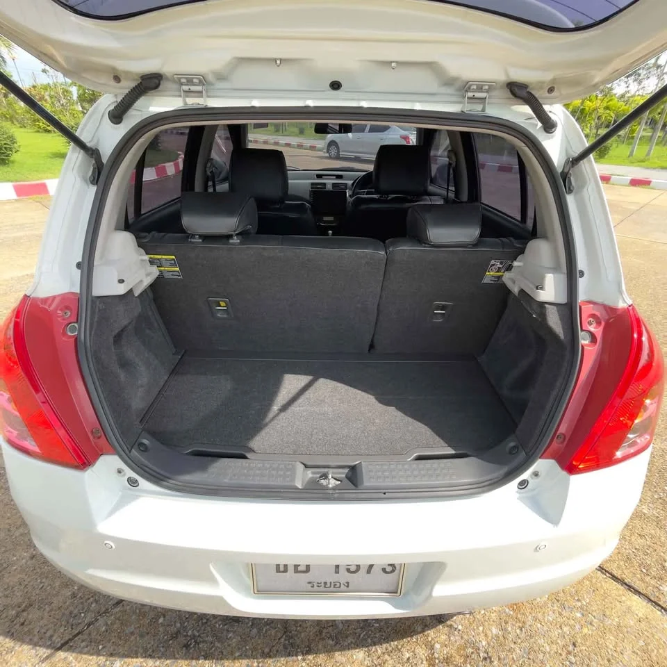2011 Suzuki Swift I 3