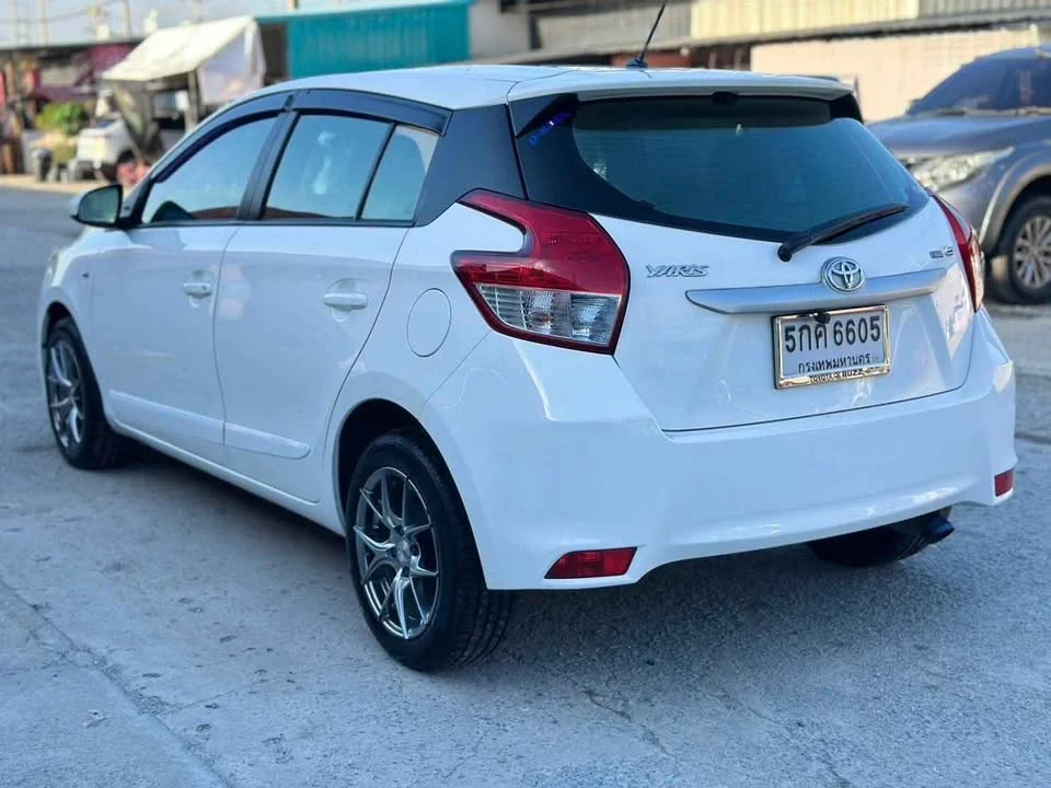 2015 Toyota Yaris III 2