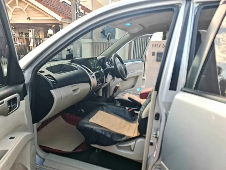 2012 Mitsubishi Pajero Sport II 2