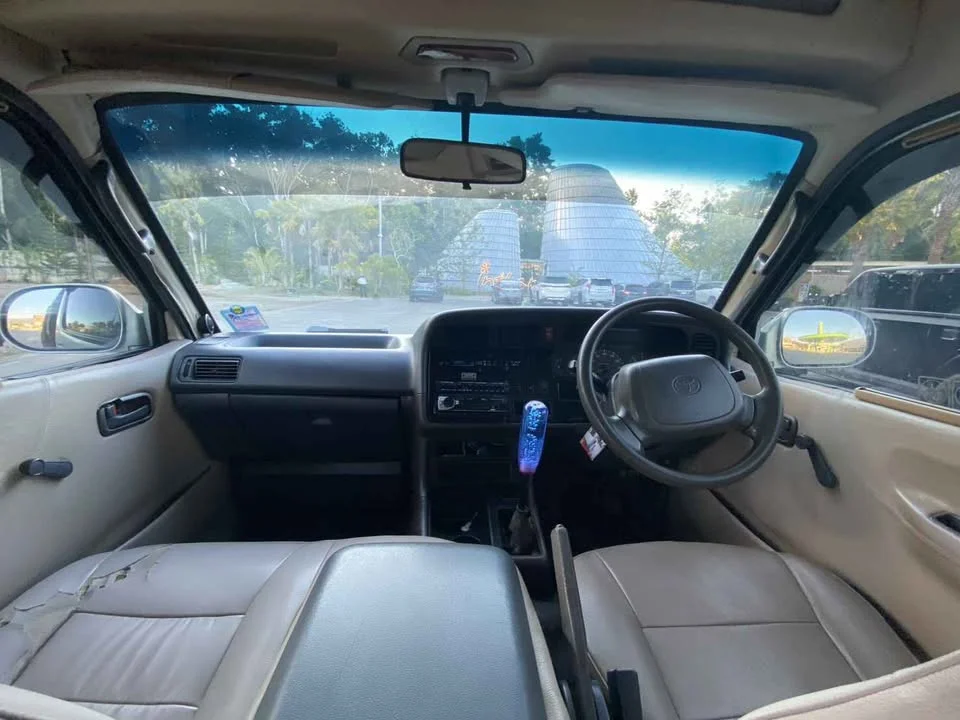2005 Toyota Commuter IV (H100) 3