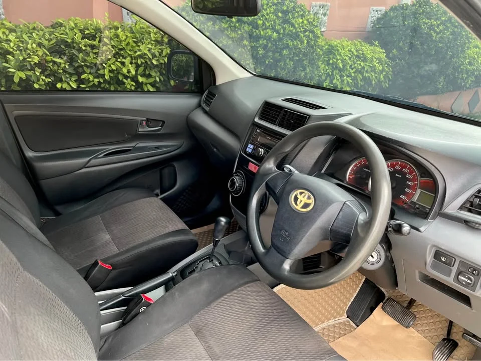 2013 Toyota Avanza II 2