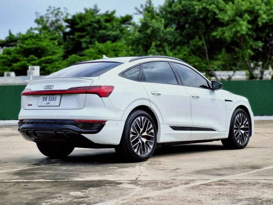 2025 Audi Q8 e-tron 2