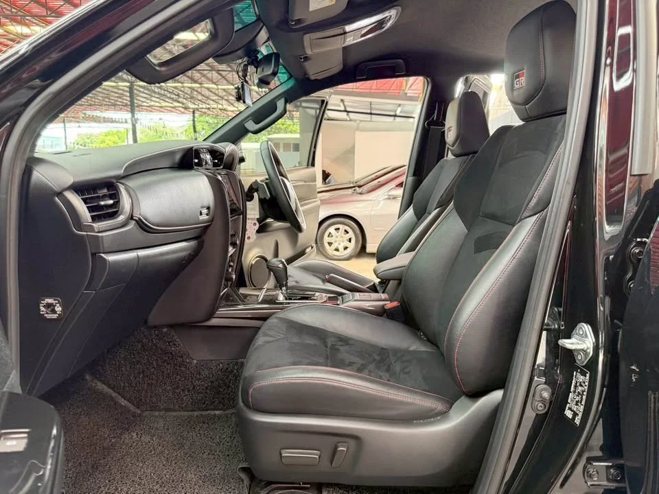 2023 Toyota Fortuner II 3