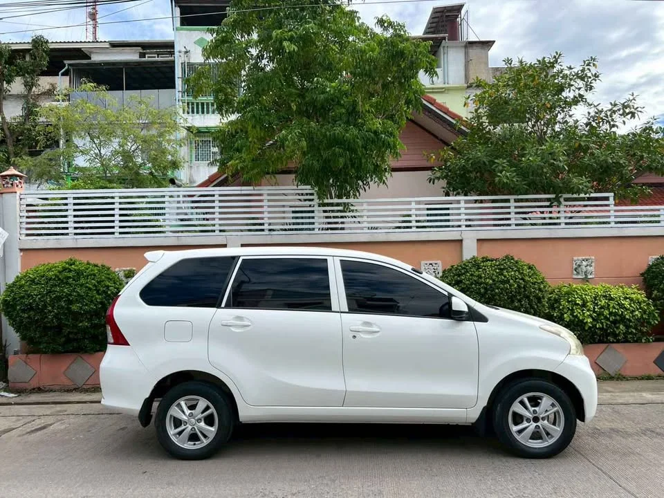 2013 Toyota Avanza II 3