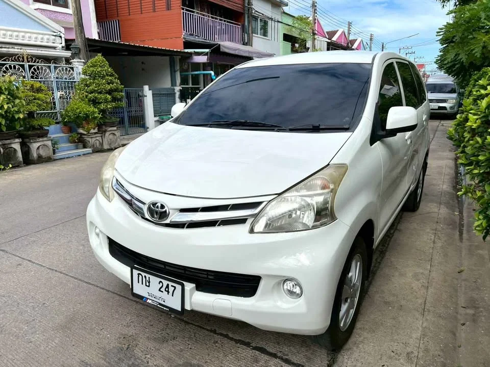 2013 Toyota Avanza II 2