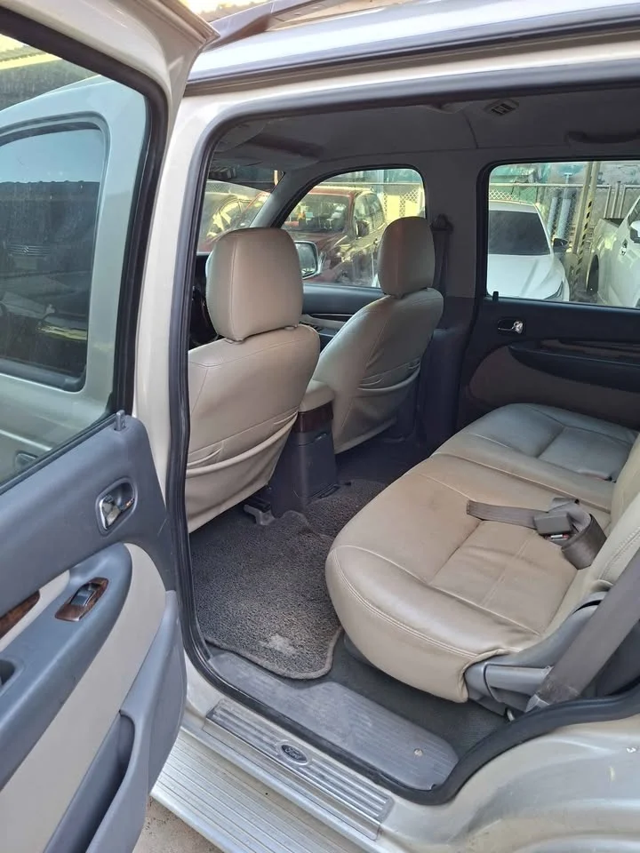 2005 Ford Everest I 3