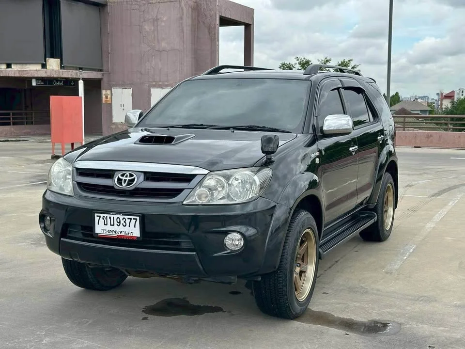 2005 Toyota Fortuner I 3
