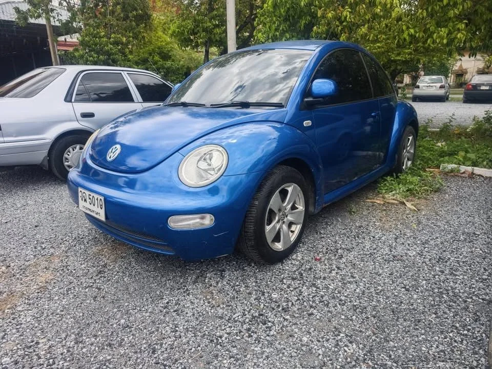 2002 Volkswagen New Beetle 3