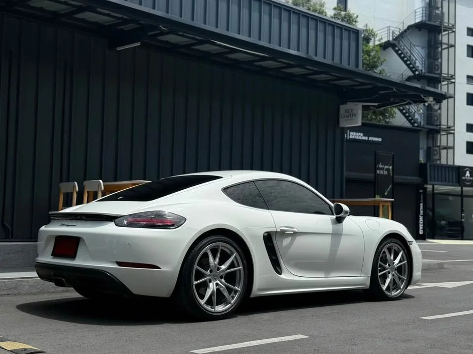 2017 Porsche 718 Boxster and Cayman IV 2