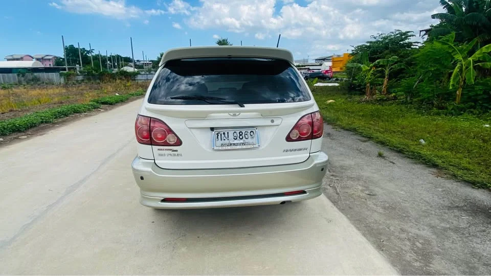 2000 Toyota Harrier I 3