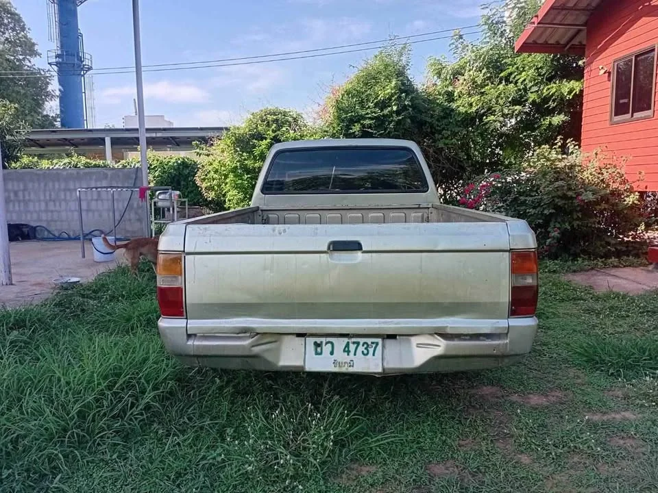 1995 Mitsubishi Triton II 2