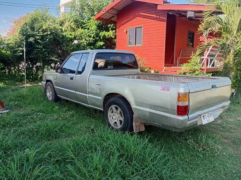 1995 Mitsubishi Triton II 3