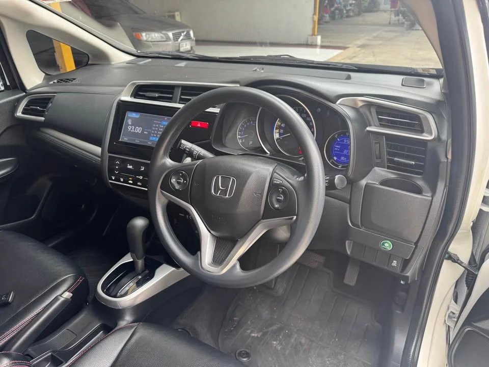2017 Honda Jazz III 2