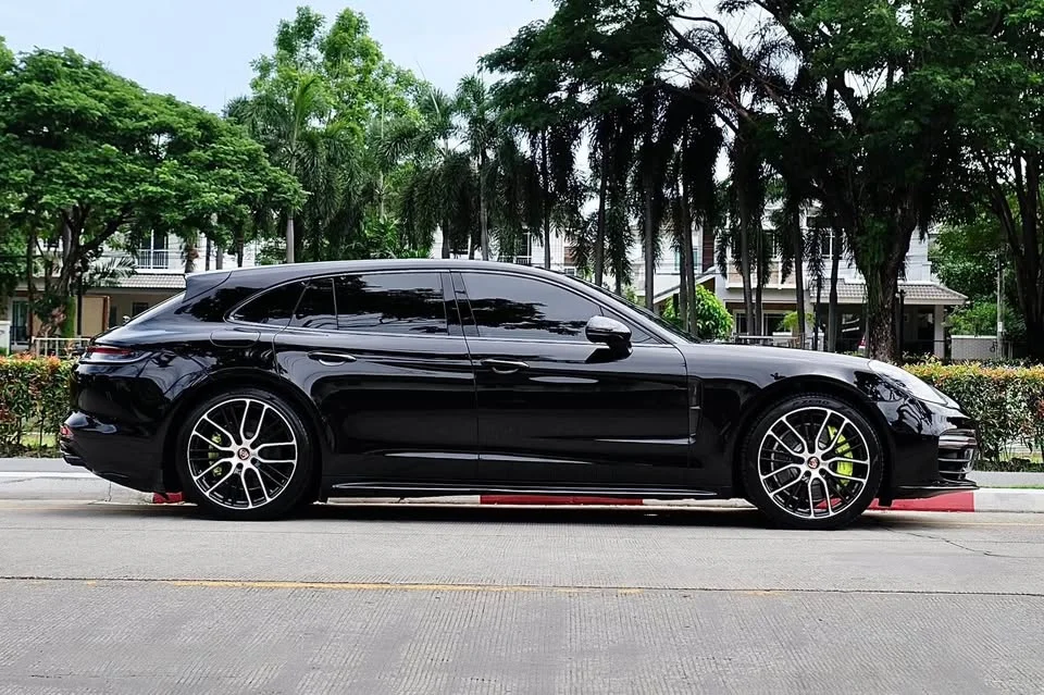 2022 Porsche Panamera II 2